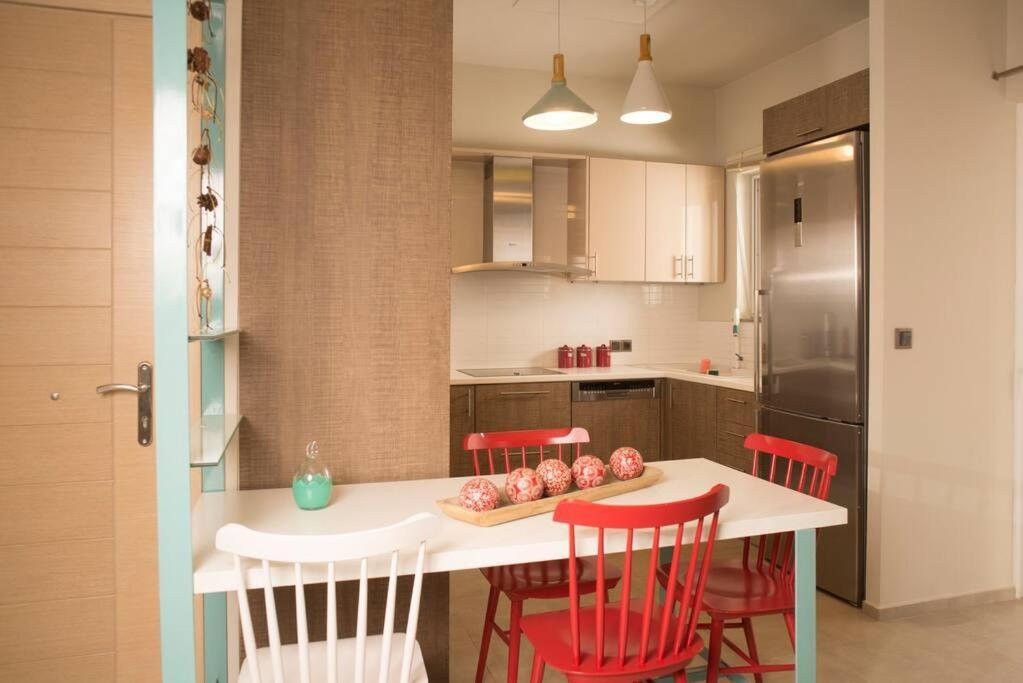 Deluxe Apartment In The Center Каламата Екстериор снимка